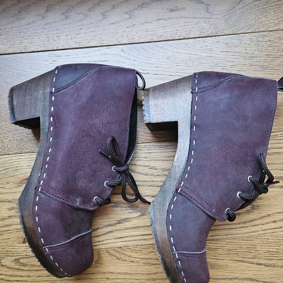 Sandgrens Chukka cap toe clog boots in plum - Picture 6 of 9